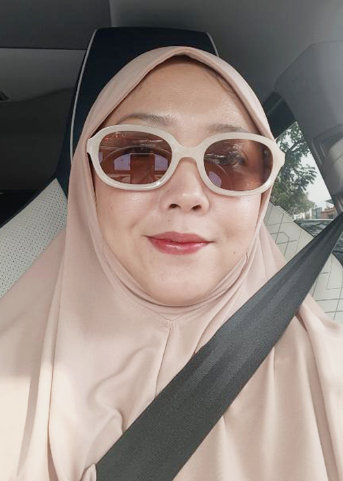 Ibu Desy FAULINA