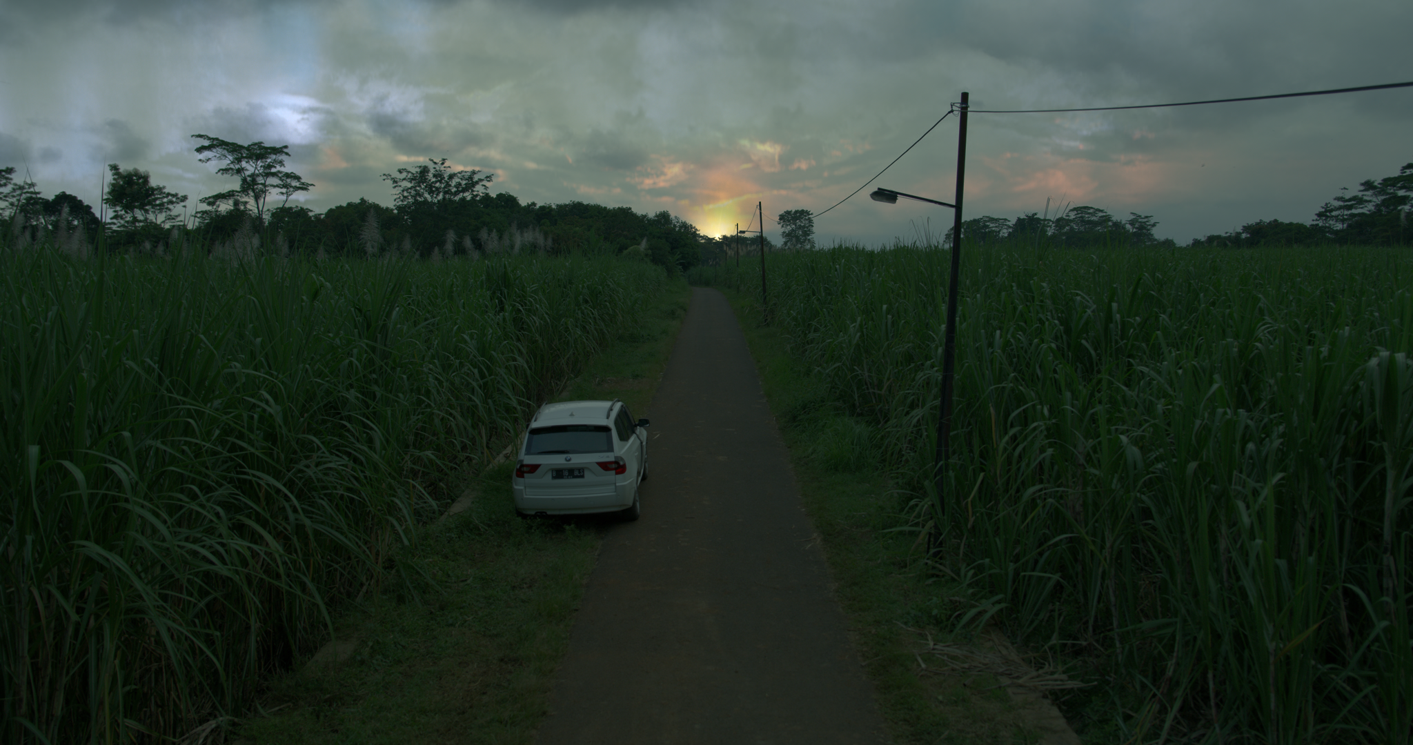 R1_CGI_0039_Sky_After_(01569)
